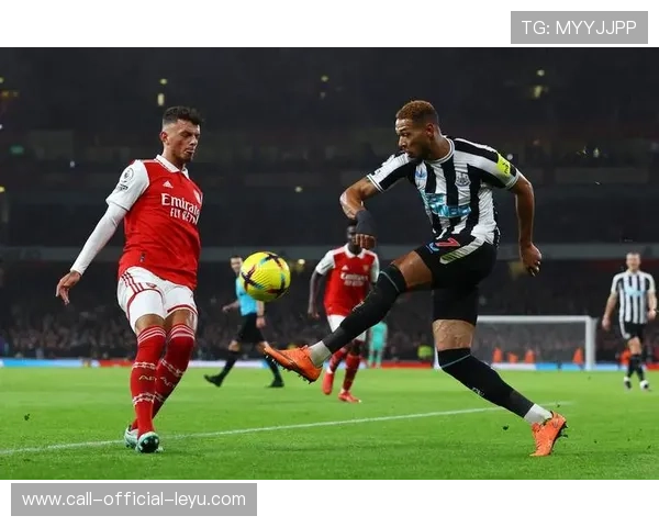 英超焦点战，比分3-2，绝杀球由前锋艾伦打入，控球率65%，射门次数21次