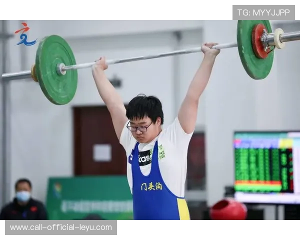 举重俱乐部完善青少年训练档案的数字化记录与分析，举重队训练基地